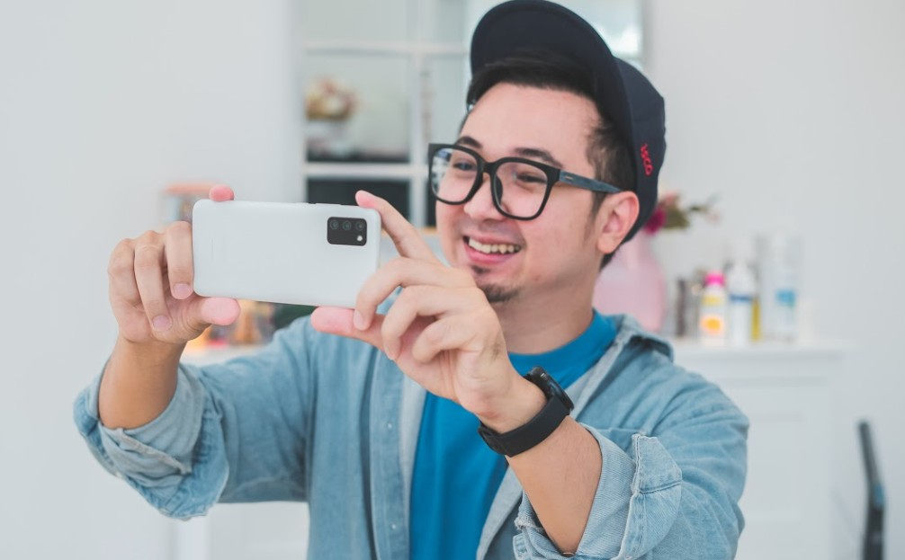 Banyak untung sosial media, tapi capek mental bro